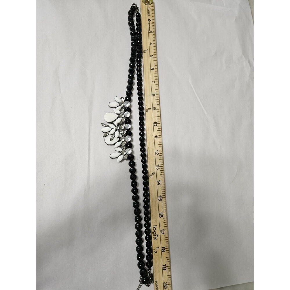 White & Black Statement Necklace Faux Jewellery - Picture 6 of 6